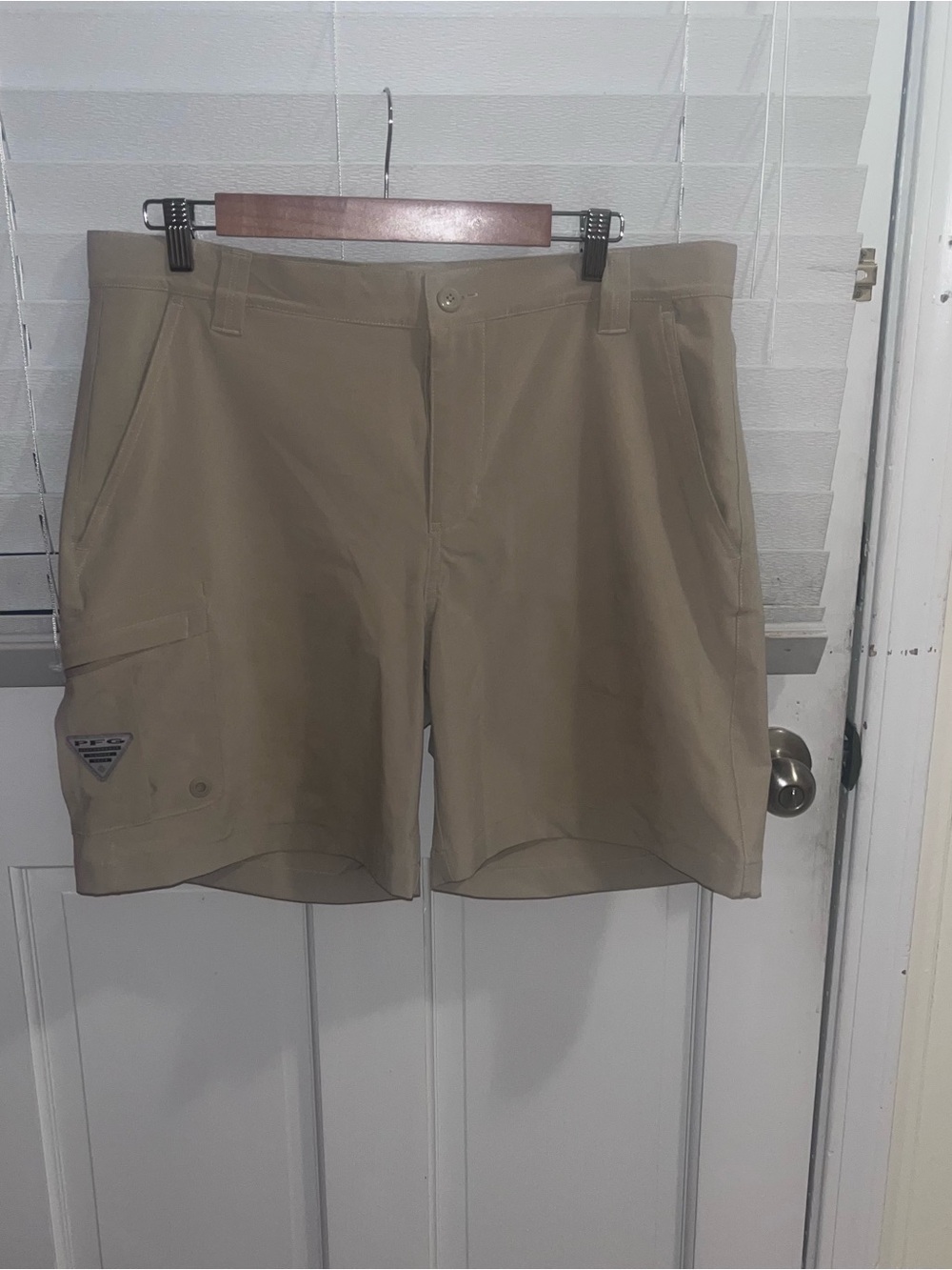 Columbia Men's Khaki Outdoor Hybrid Shortsb206-c1/ 6-15-26